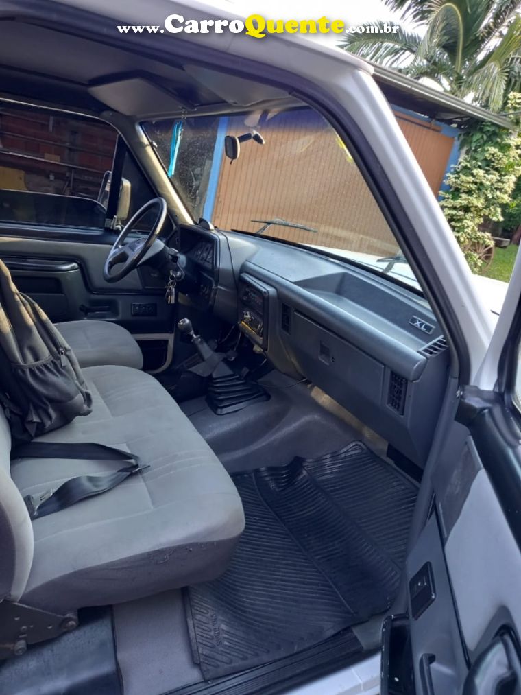 Ford F-1000 2.5 XLT 4X2 CS 8V TURBO DIESEL 2P MANUAL - Loja