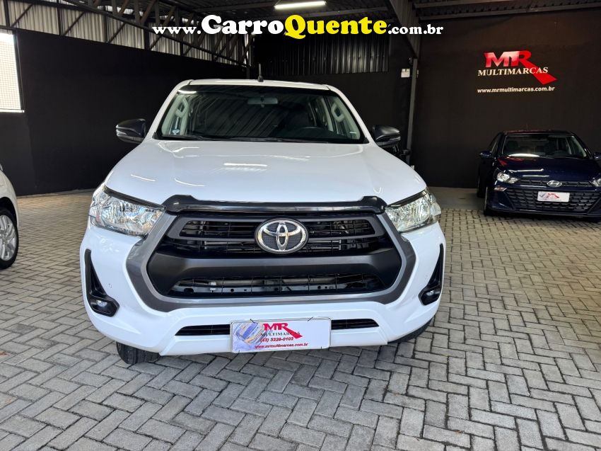 Toyota HILUX 2.8 D-4D TURBO DIESEL CD SRV 4X4 AUTOMÁTICO - Loja
