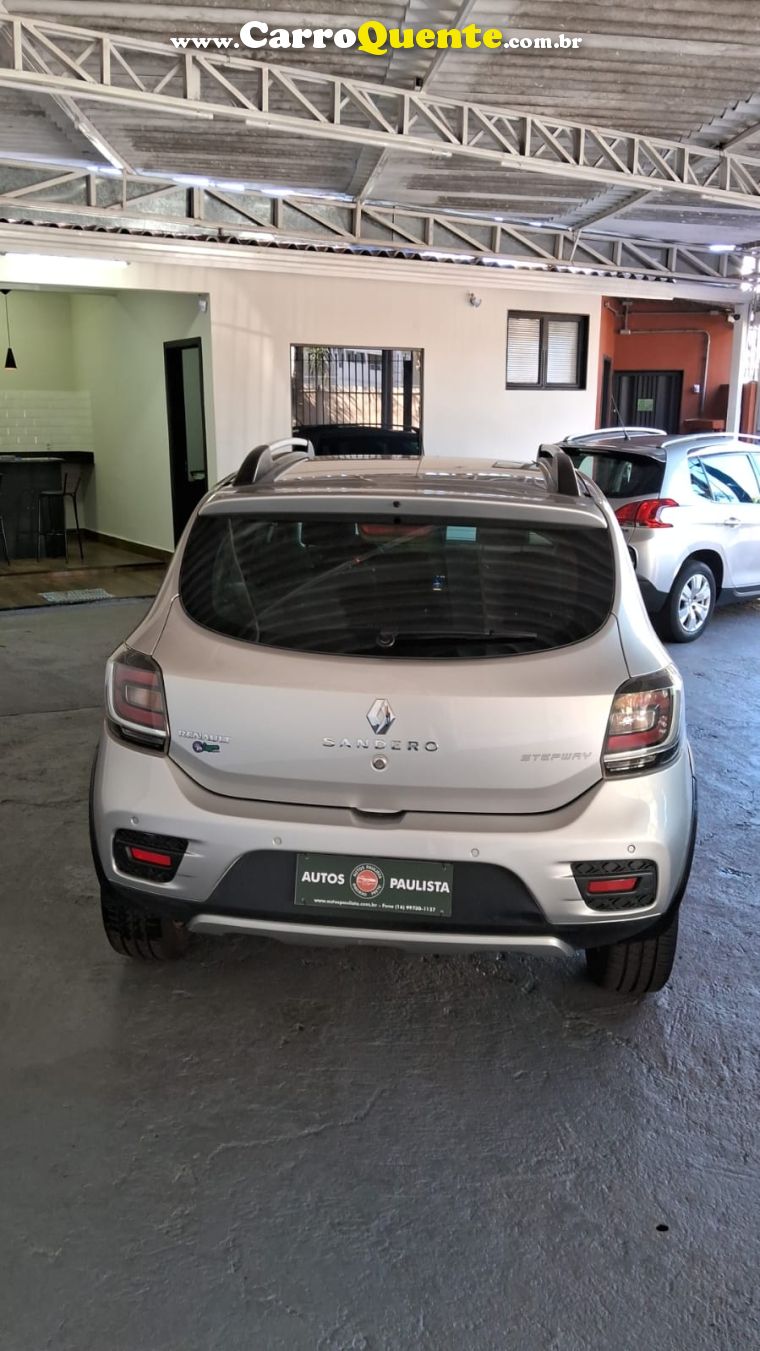 Renault SANDERO 1.6 16V SCE FLEX STEPWAY DYNAMIQUE EASY-R - Loja