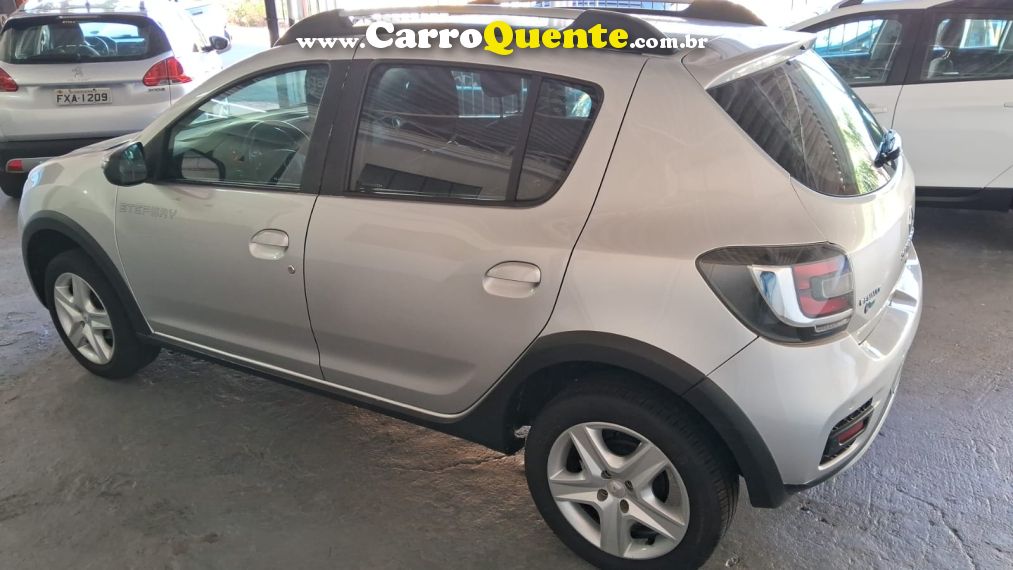 Renault SANDERO 1.6 16V SCE FLEX STEPWAY DYNAMIQUE EASY-R - Loja