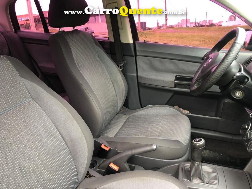 Volkswagen POLO 1.6 MI SPORTLINE 8V FLEX 4P MANUAL - Loja