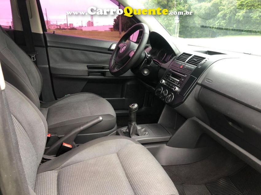 Volkswagen POLO 1.6 MI SPORTLINE 8V FLEX 4P MANUAL - Loja