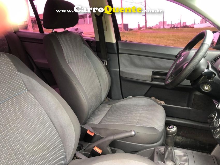 Volkswagen POLO 1.6 MI SPORTLINE 8V FLEX 4P MANUAL - Loja