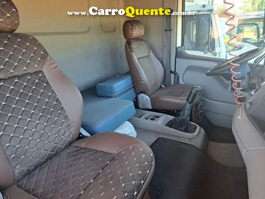 Volkswagen 24250 24-250 E Constellation 3-Eixos - Loja