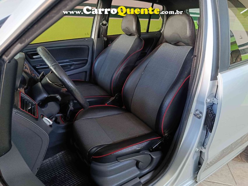 Volkswagen FOX 1.6 MI ROCK IN RIO 8V FLEX 4P MANUAL - Loja