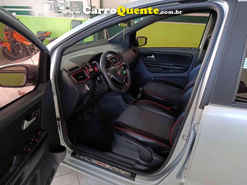Volkswagen FOX 1.6 MI ROCK IN RIO 8V FLEX 4P MANUAL - Loja
