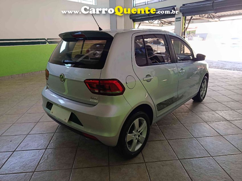 Volkswagen FOX 1.6 MI ROCK IN RIO 8V FLEX 4P MANUAL - Loja