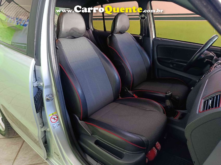 Volkswagen FOX 1.6 MI ROCK IN RIO 8V FLEX 4P MANUAL - Loja