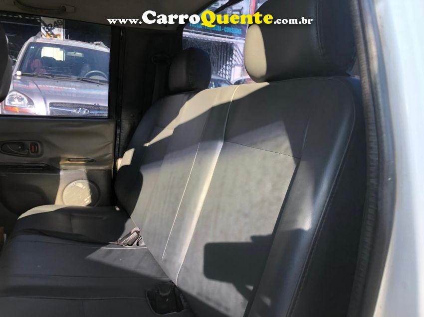 Mitsubishi L200 2.5 GL 4X4 CD 8V TURBO DIESEL 4P MANUAL - Loja