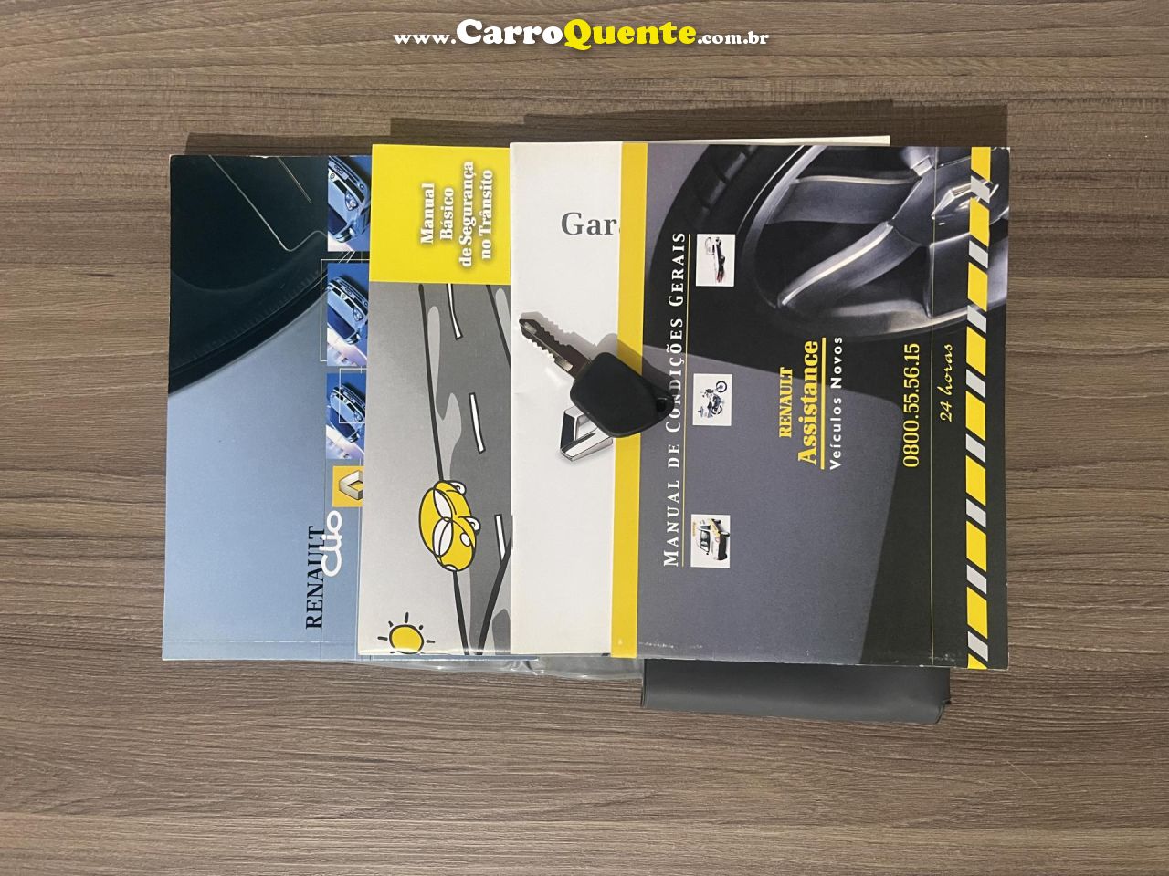 RENAULT   CLIO SED.RLAUTH.1.01.0 HI-POWER 16V 4P   PRATA 2004 1.0 GASOLINA - Loja