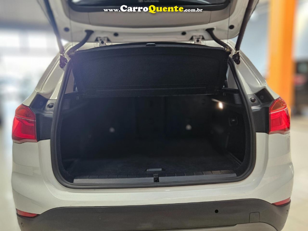 BMW   X1 SDRIVE 20I 2.02.0 TB ACTI.FLEX AUT.   BRANCO 2017 2.0 FLEX - Loja