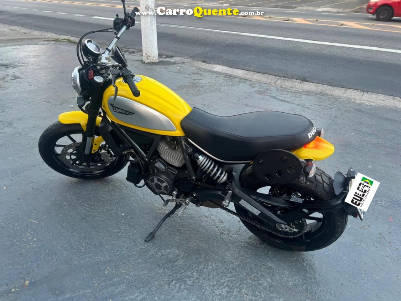 DUCATI   SCRAMBLER ICON 800CC   AMARELO 2016 800cc GASOLINA - Loja