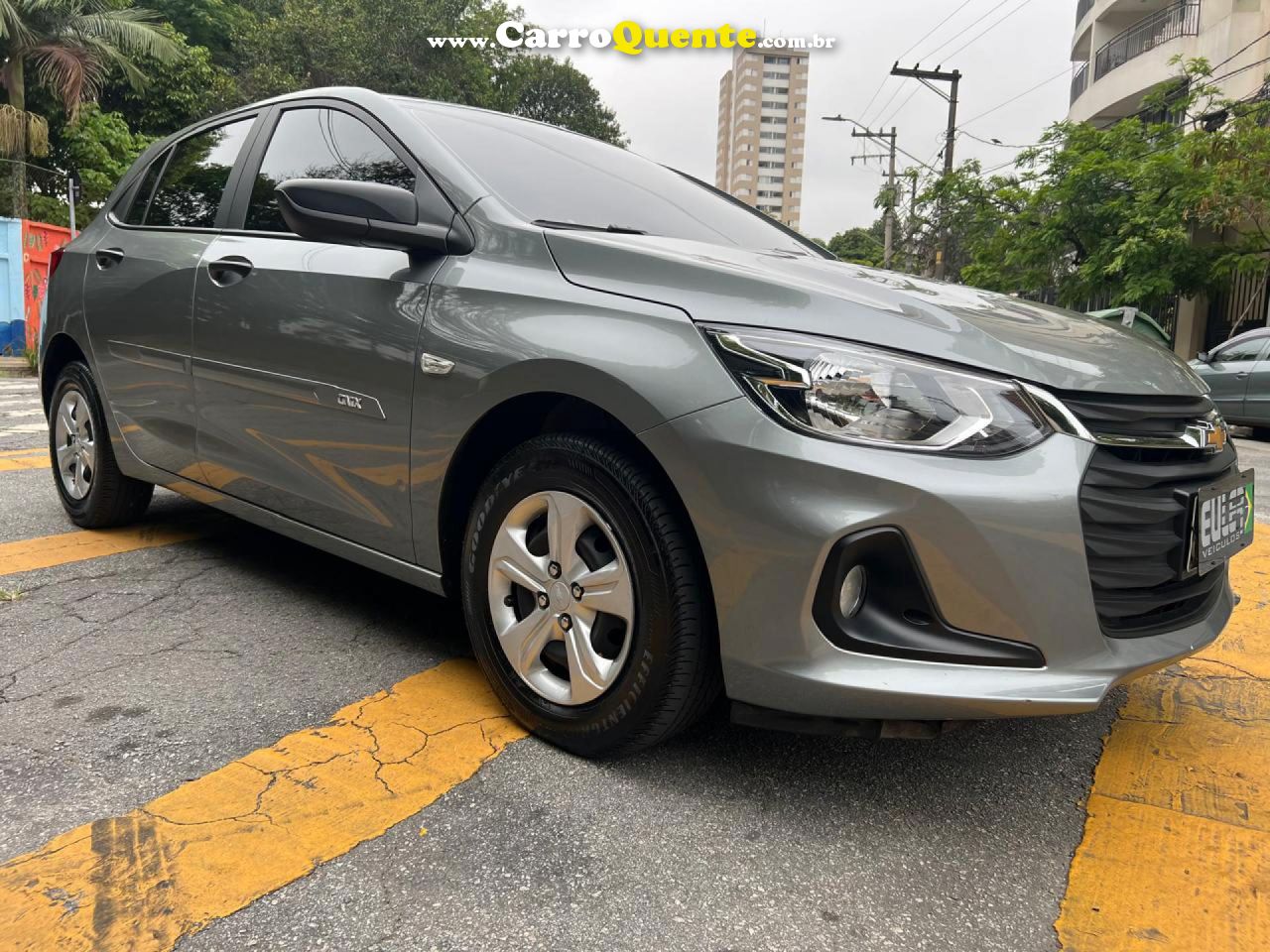 CHEVROLET   ONIX HATCH LT 1.0 8V FLEXPOWER 5P MEC.   PRATA 2025 1.0 FLEX - Loja