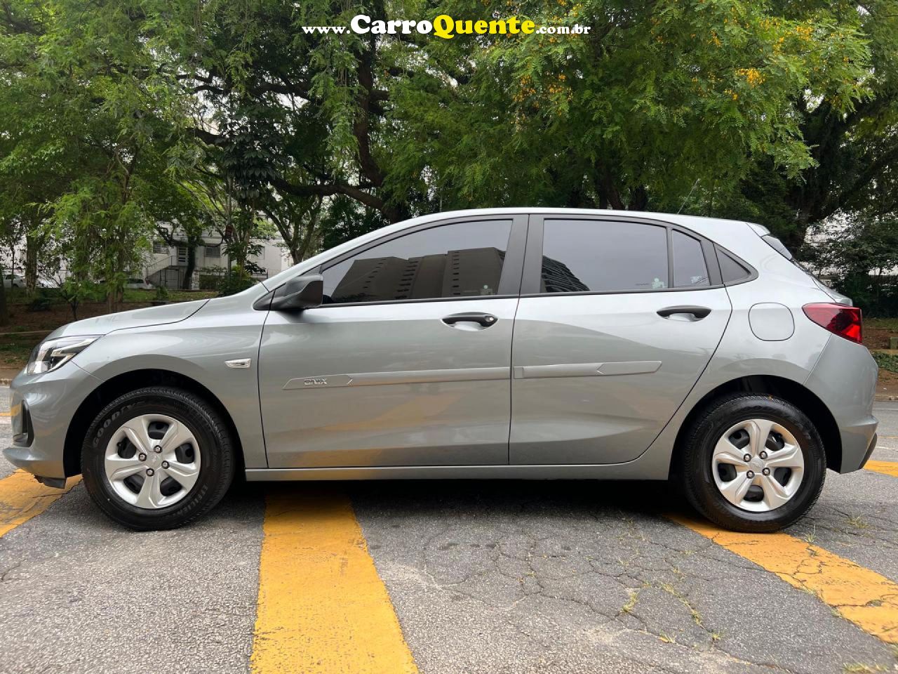 CHEVROLET   ONIX HATCH LT 1.0 8V FLEXPOWER 5P MEC.   PRATA 2025 1.0 FLEX - Loja