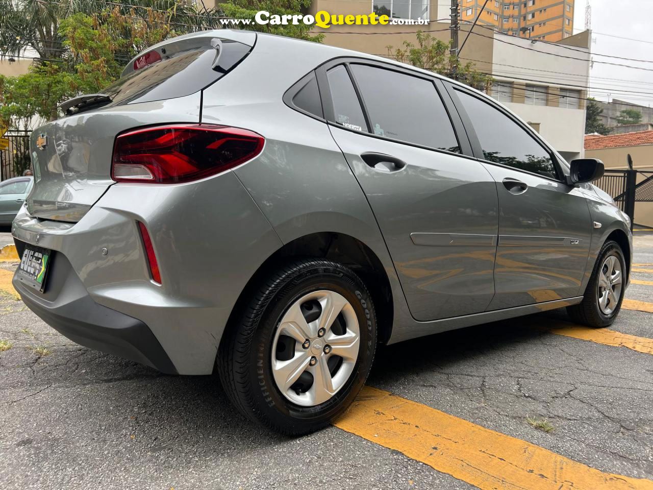 CHEVROLET   ONIX HATCH LT 1.0 8V FLEXPOWER 5P MEC.   PRATA 2025 1.0 FLEX - Loja