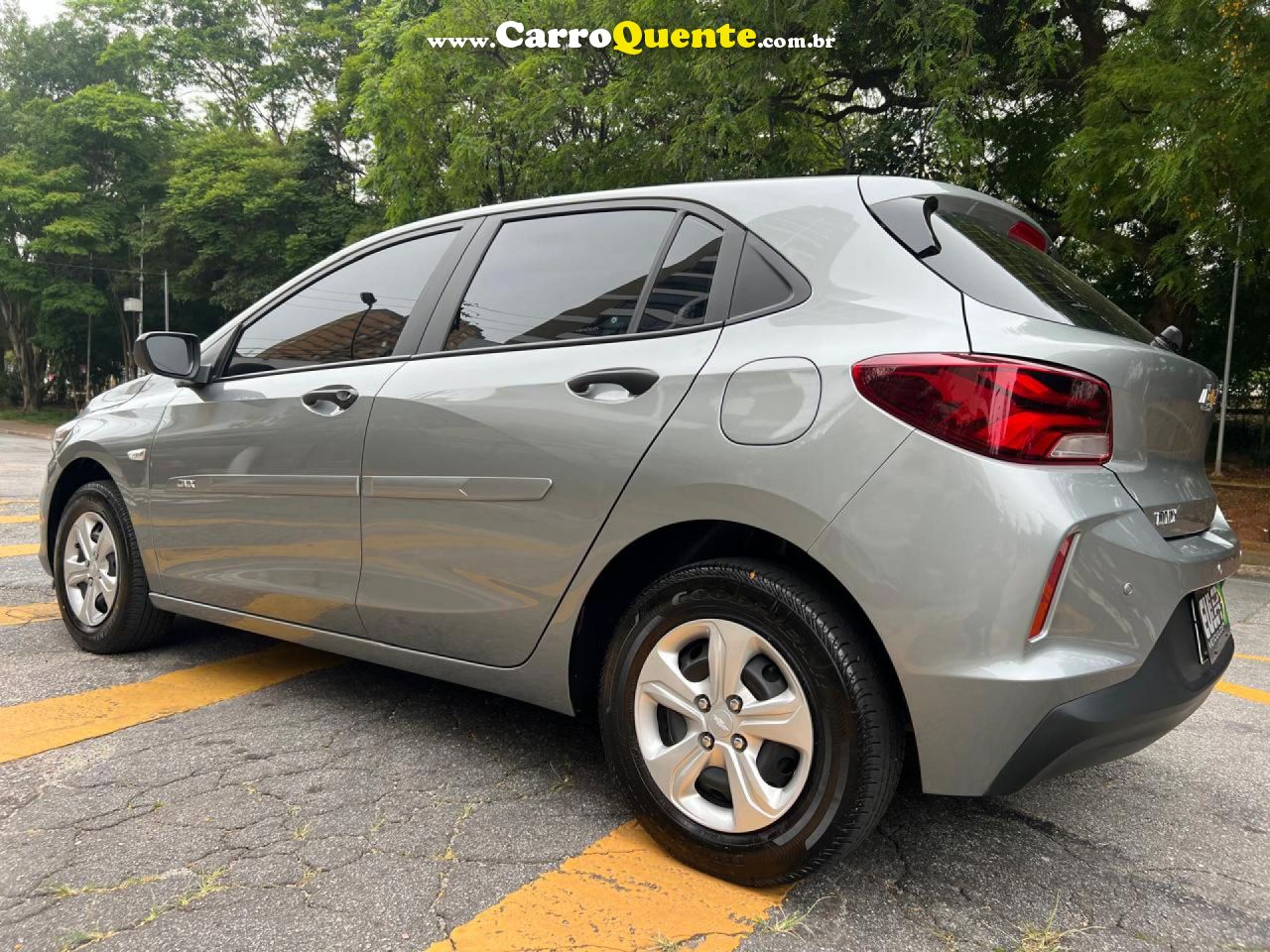 CHEVROLET   ONIX HATCH LT 1.0 8V FLEXPOWER 5P MEC.   PRATA 2025 1.0 FLEX - Loja