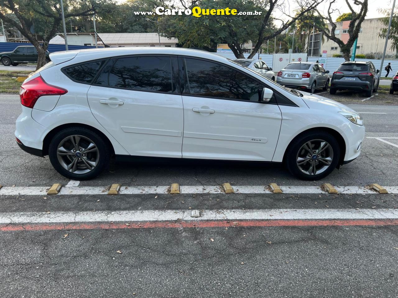 FORD   FOCUS 1.6 SSESE PLUS FLEX 8V16V  5P   BRANCO 2015 1.6 FLEX - Loja