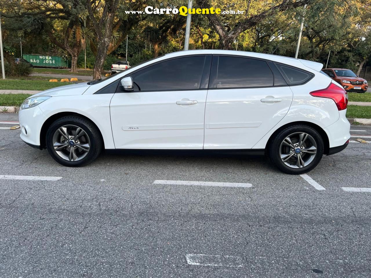 FORD   FOCUS 1.6 SSESE PLUS FLEX 8V16V  5P   BRANCO 2015 1.6 FLEX - Loja