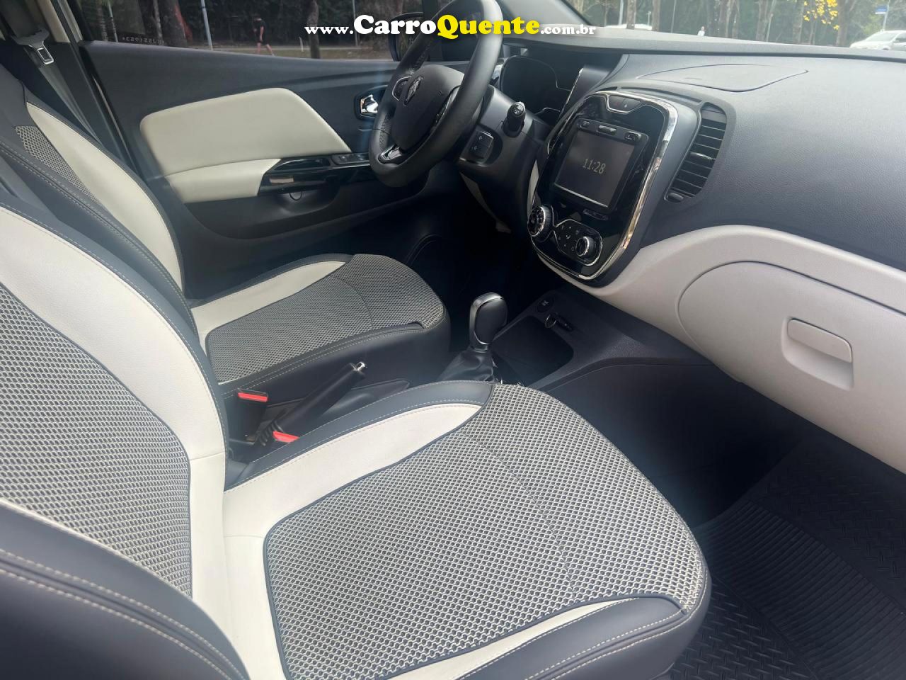 RENAULT   CAPTUR INTENSE 1.6 16V FLEX 5P AUT.   PRATA 2019 1.6 FLEX - Loja