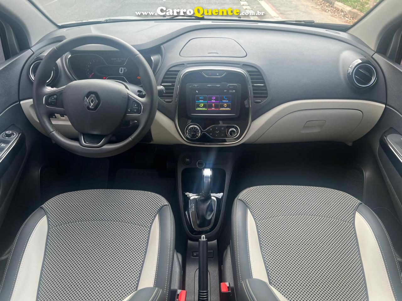 RENAULT   CAPTUR INTENSE 1.6 16V FLEX 5P AUT.   PRATA 2019 1.6 FLEX - Loja