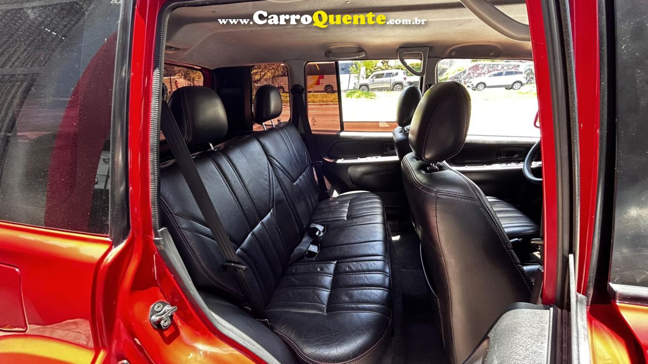 MITSUBISHI   PAJERO TR4 2.0 FLEX 16V 4X2 AUT.   VERMELHO 2013 2.0 FLEX - Loja