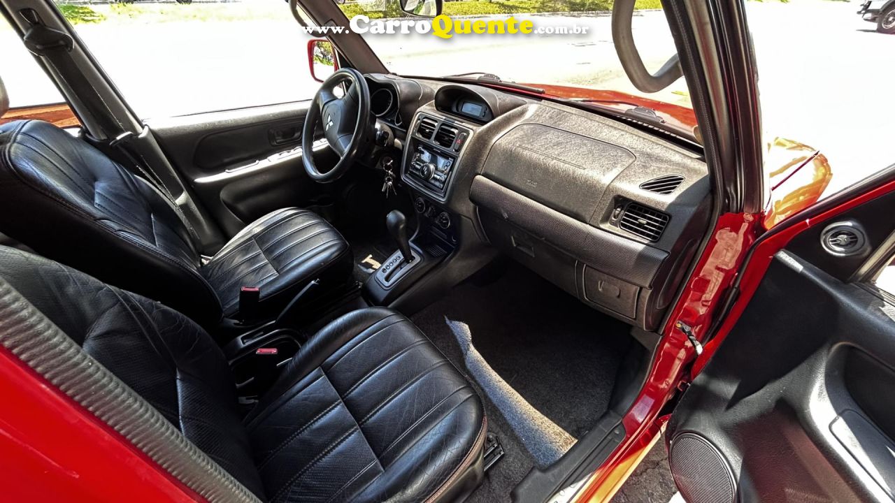 MITSUBISHI   PAJERO TR4 2.0 FLEX 16V 4X2 AUT.   VERMELHO 2013 2.0 FLEX - Loja