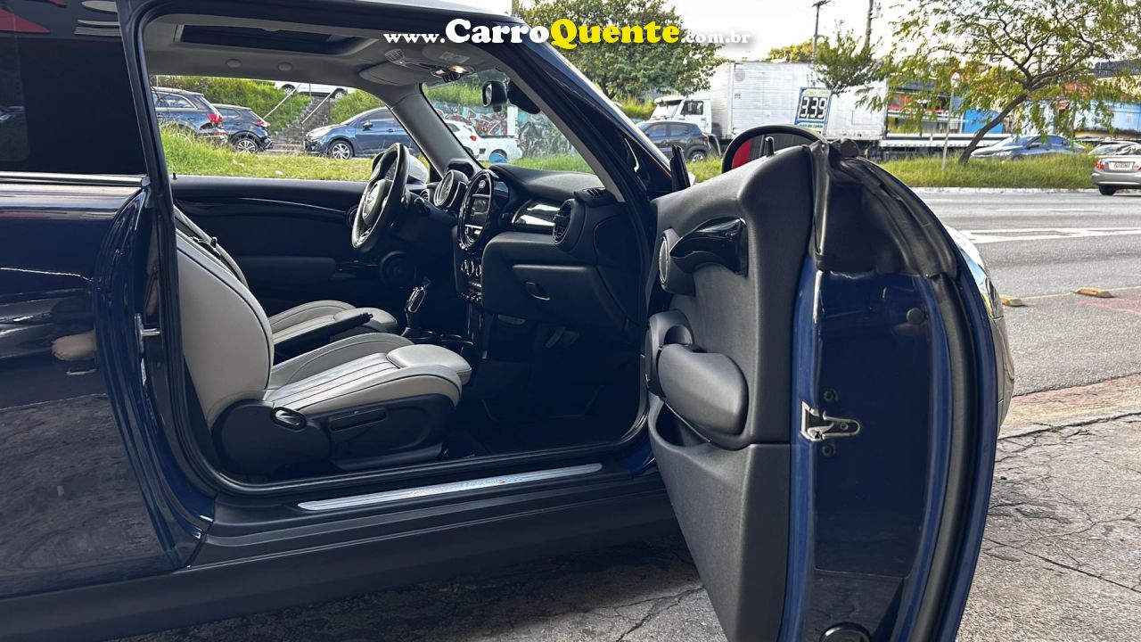 MINI   COOPER S 2.0 TURBO 16V 3P AUT.   AZUL 2019 2.0 GASOLINA - Loja