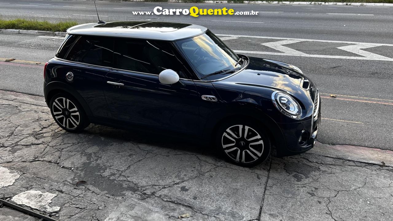 MINI   COOPER S 2.0 TURBO 16V 3P AUT.   AZUL 2019 2.0 GASOLINA - Loja