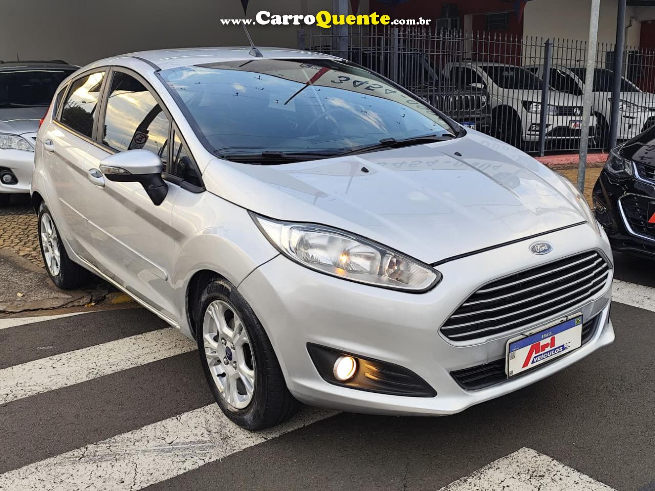 FORD   NEW FIESTA HA 1.5 L SE   PRATA 2015 1.5 FLEX - Loja