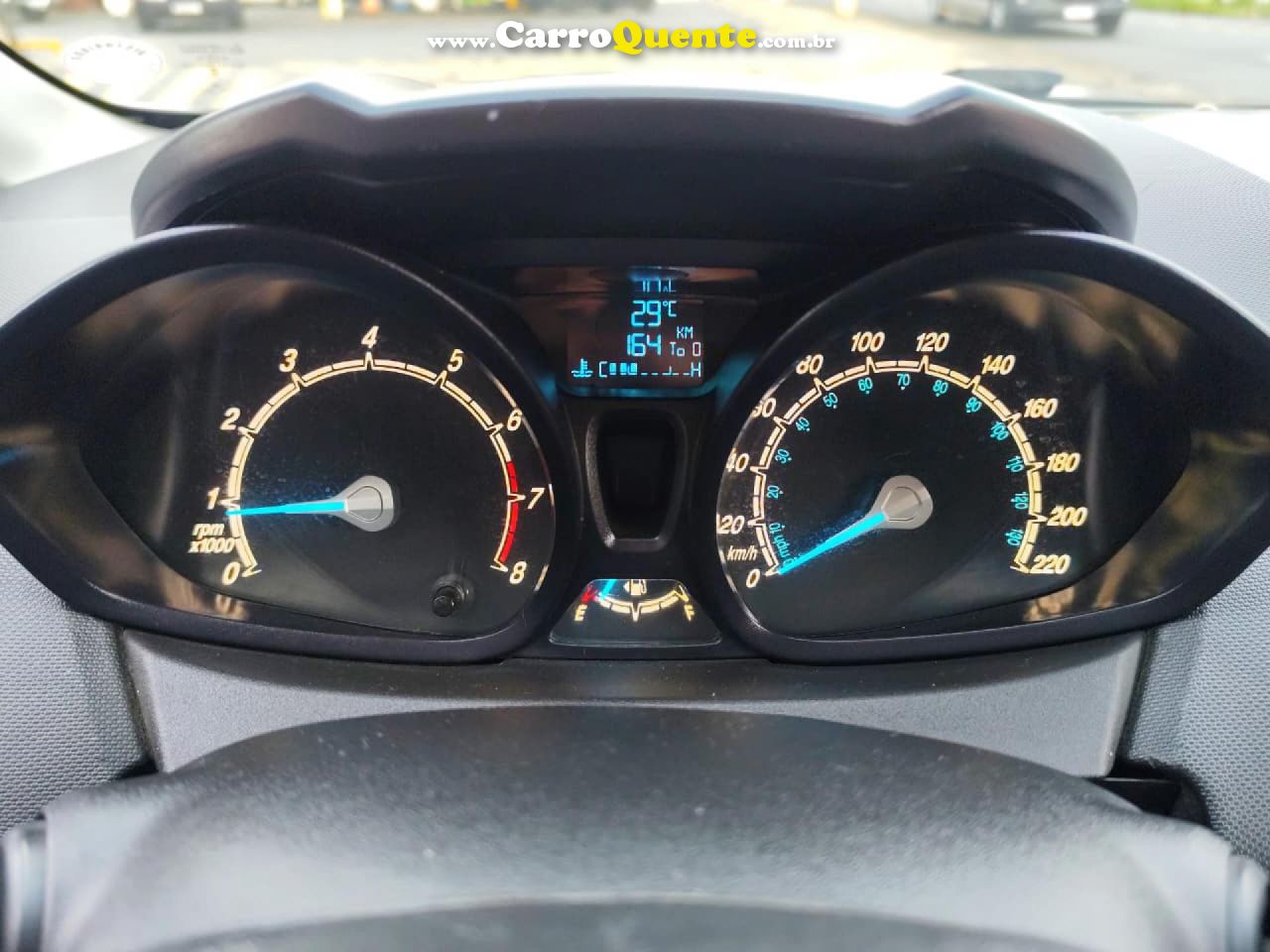 FORD   NEW FIESTA HA 1.5 L SE   PRATA 2015 1.5 FLEX - Loja