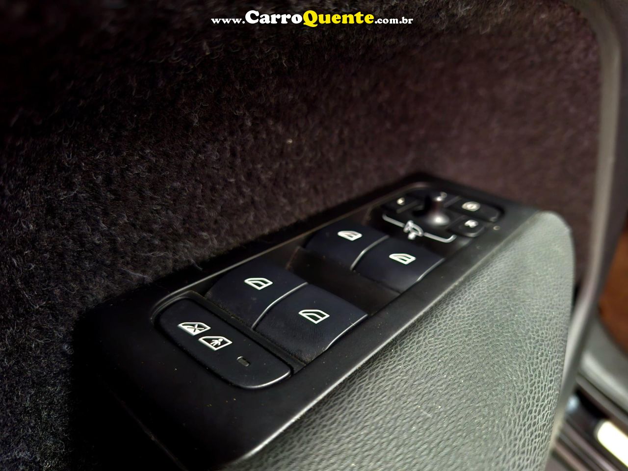 VOLVO   VOLVO XC40 T4 INSCRIPT   PRETO 2021 2.0 GASOLINA - Loja