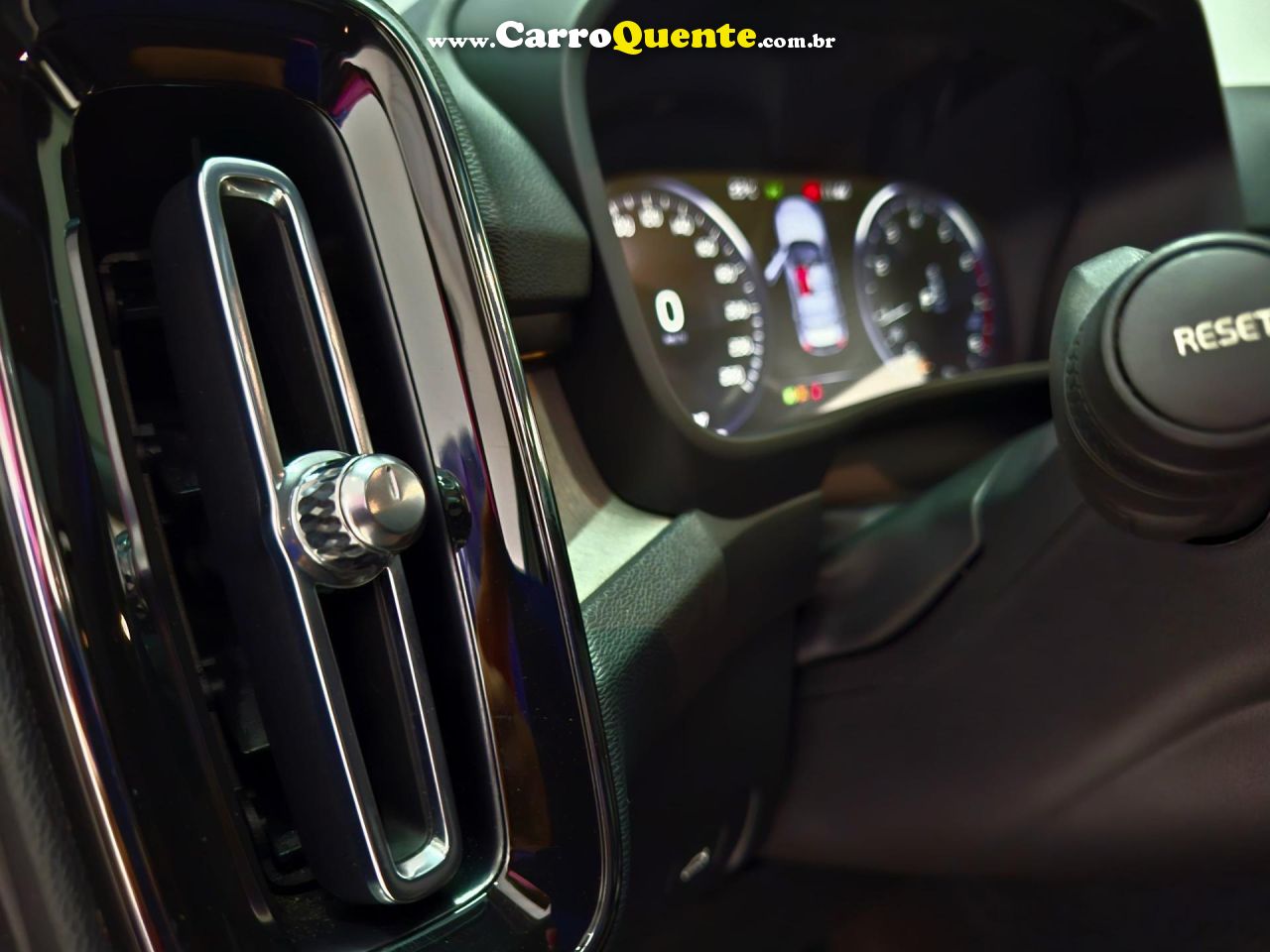 VOLVO   VOLVO XC40 T4 INSCRIPT   PRETO 2021 2.0 GASOLINA - Loja