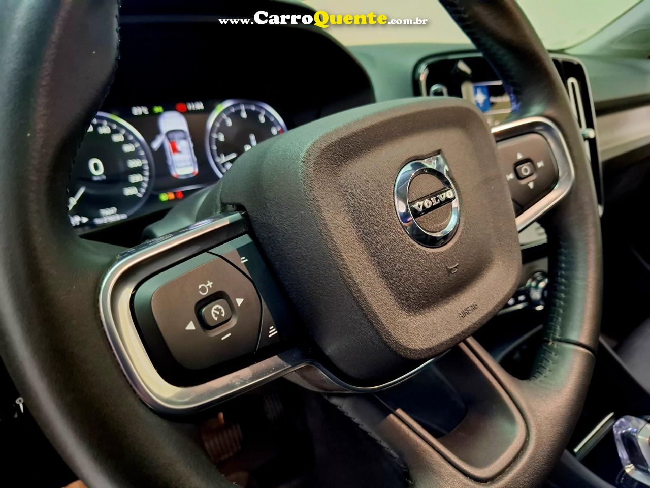 VOLVO   VOLVO XC40 T4 INSCRIPT   PRETO 2021 2.0 GASOLINA - Loja