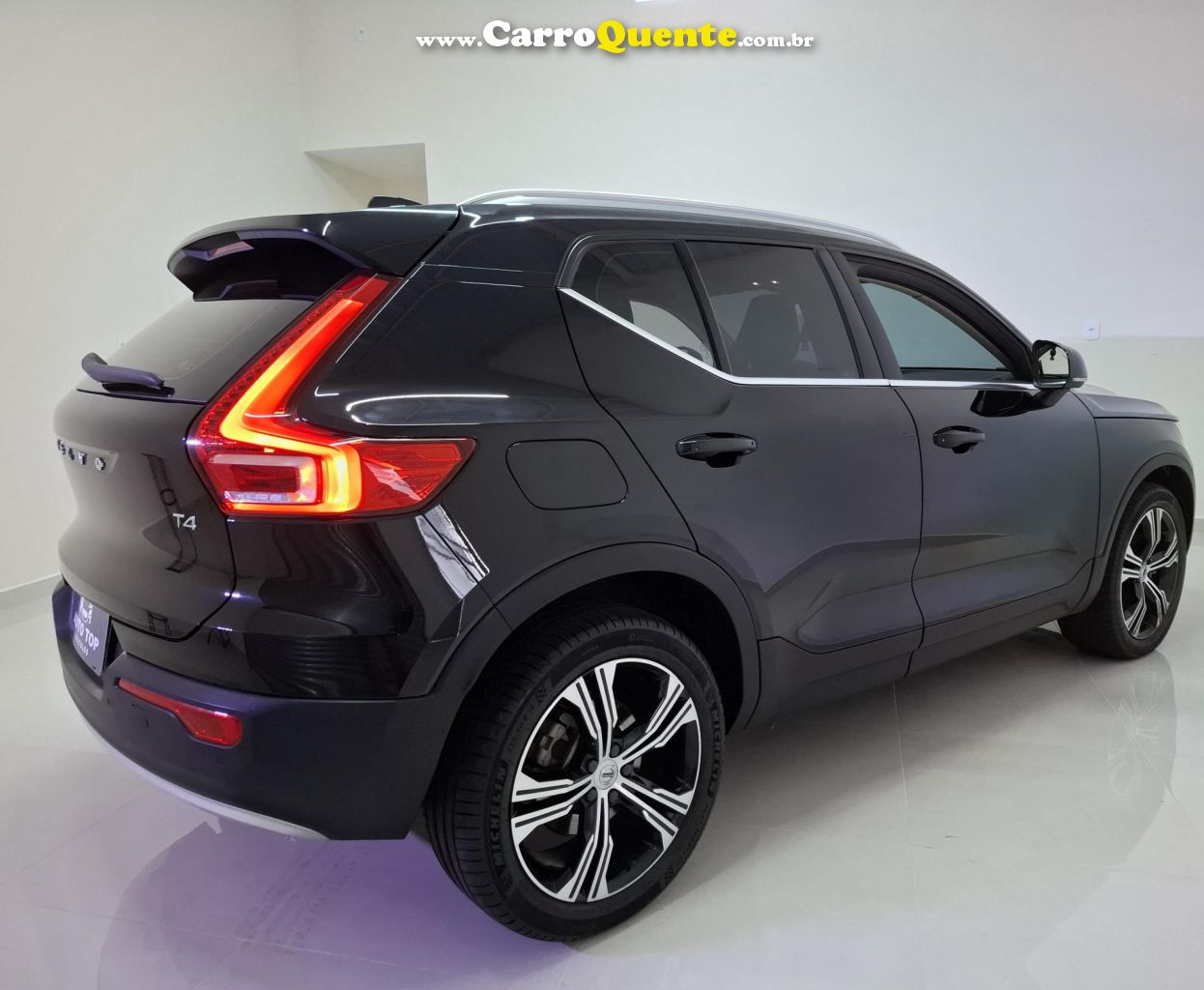 VOLVO   VOLVO XC40 T4 INSCRIPT   PRETO 2021 2.0 GASOLINA - Loja