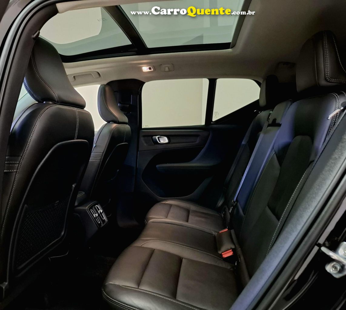VOLVO   VOLVO XC40 T4 INSCRIPT   PRETO 2021 2.0 GASOLINA - Loja