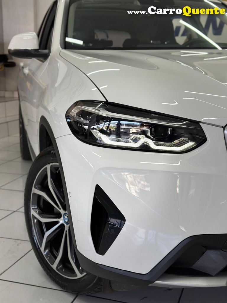 BMW   X3 XDRIVE 30E X-LINE TURBO AUT. (HÍB.)   BRANCO 2023 2.0 GASOLINA E ELÉTRICO - Loja