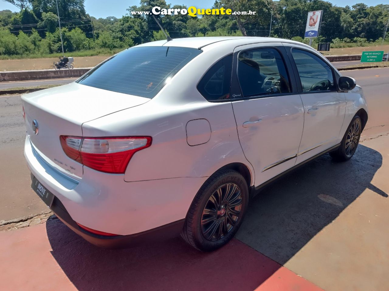 FIAT   GRAND SIENA ESSENCE 1.6 FLEX 16V   BRANCO 2016 1.6 FLEX - Loja