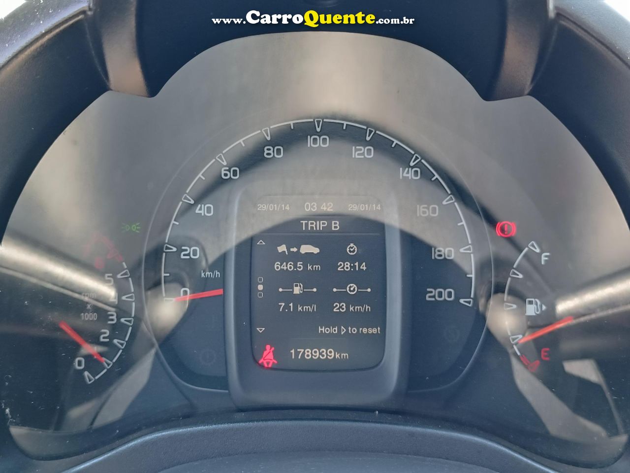 FIAT   UNO EVOLUTION 1.4 FIRE FLEX 8V 5P   VERMELHO 2015 1.4 FLEX - Loja