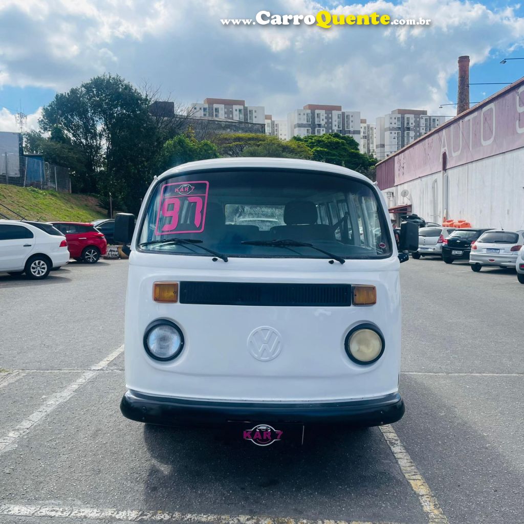 VOLKSWAGEN   KOMBI STANDARD LUXO SÉRIE PRATA   BRANCO 1997 1600 GASOLINA - Loja