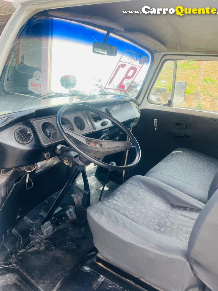 VOLKSWAGEN   KOMBI STANDARD LUXO SÉRIE PRATA   BRANCO 1997 1600 GASOLINA - Loja