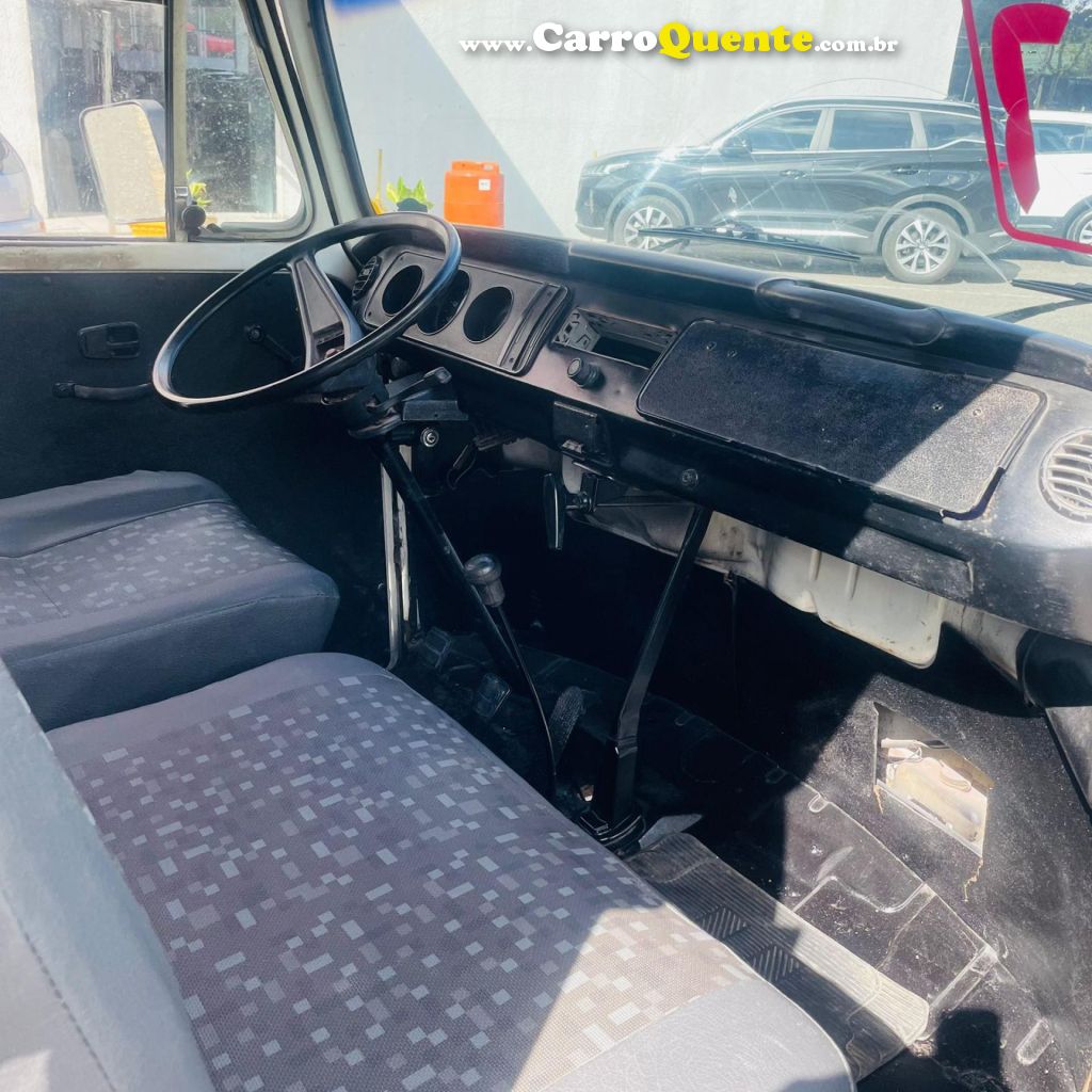 VOLKSWAGEN   KOMBI STANDARD LUXO SÉRIE PRATA   BRANCO 1997 1600 GASOLINA - Loja