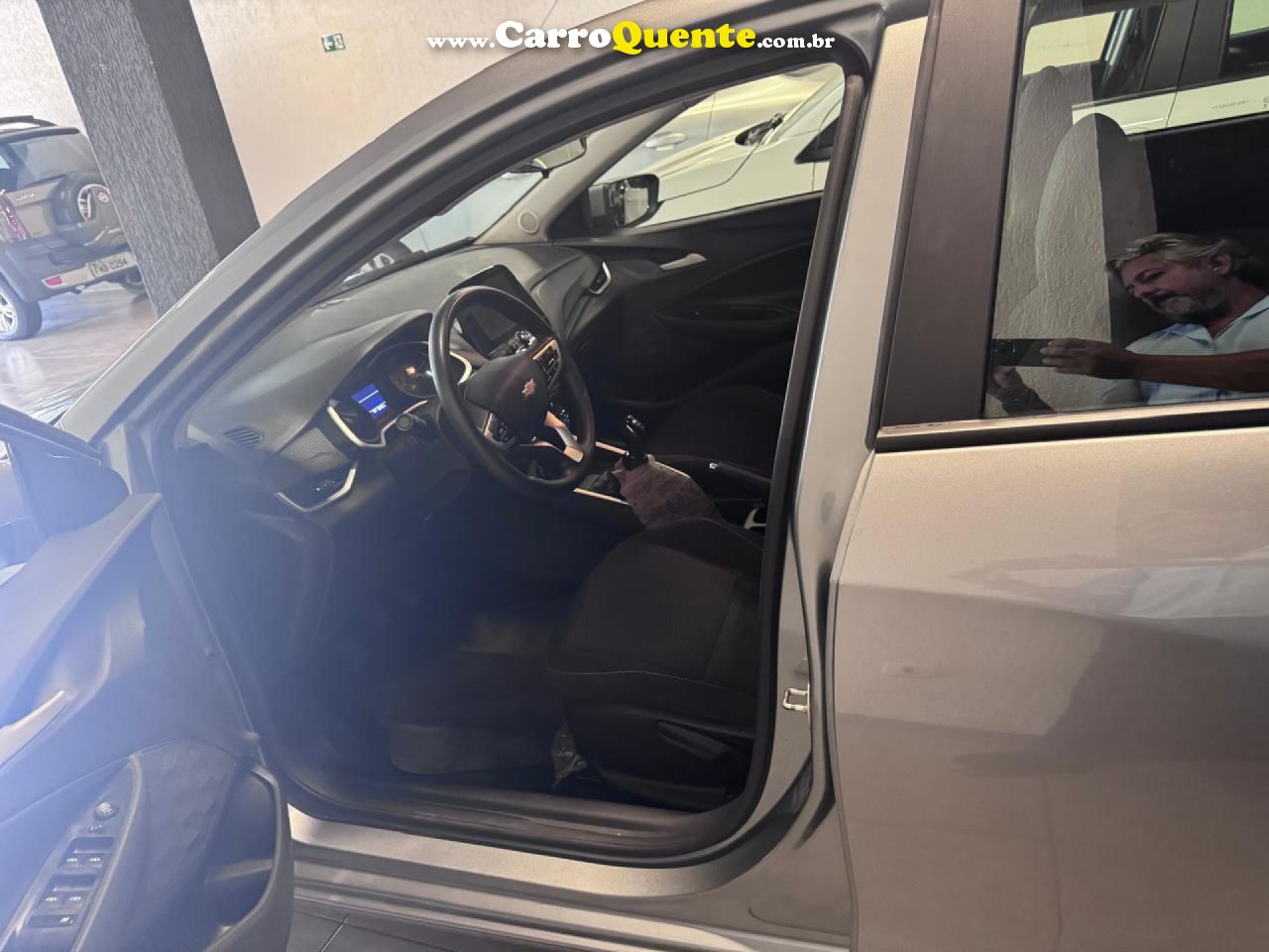 CHEVROLET   ONIX HATCH LT 1.0 8V FLEXPOWER 5P MEC.   PRATA 2025 1.0 FLEX - Loja
