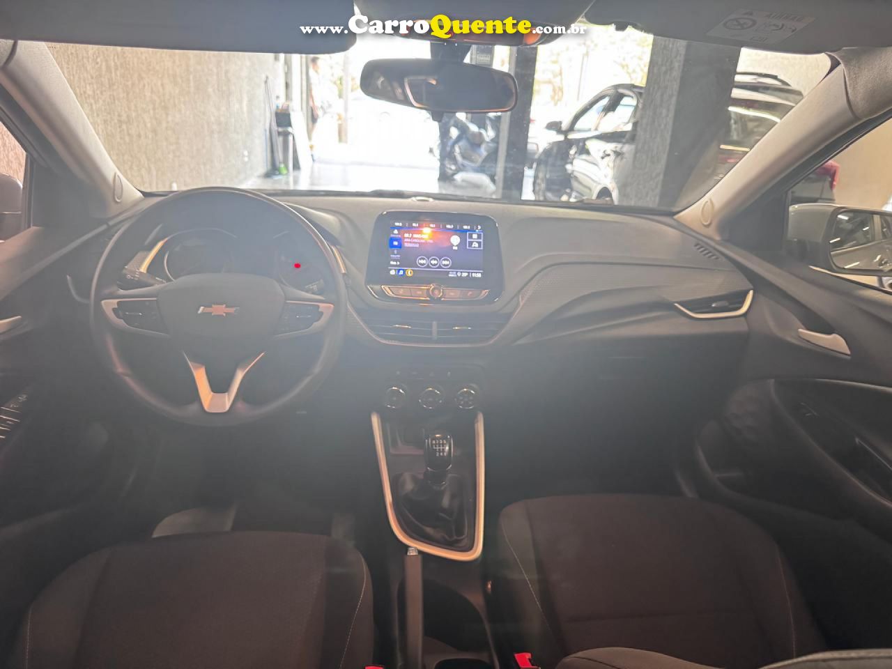 CHEVROLET   ONIX HATCH LT 1.0 8V FLEXPOWER 5P MEC.   PRATA 2025 1.0 FLEX - Loja