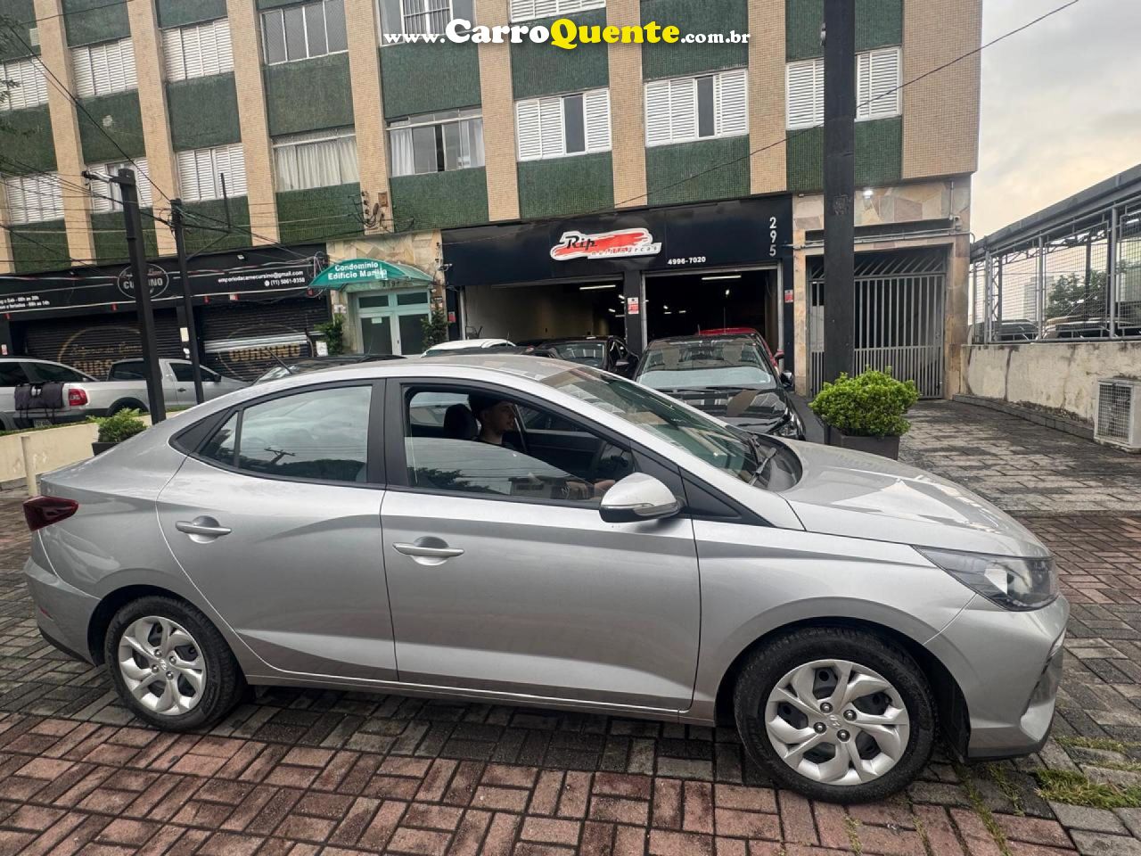 HYUNDAI   HB20S COMFORT 1.0  FLEX 12V MEC.   PRATA 2024 1.0 FLEX - Loja