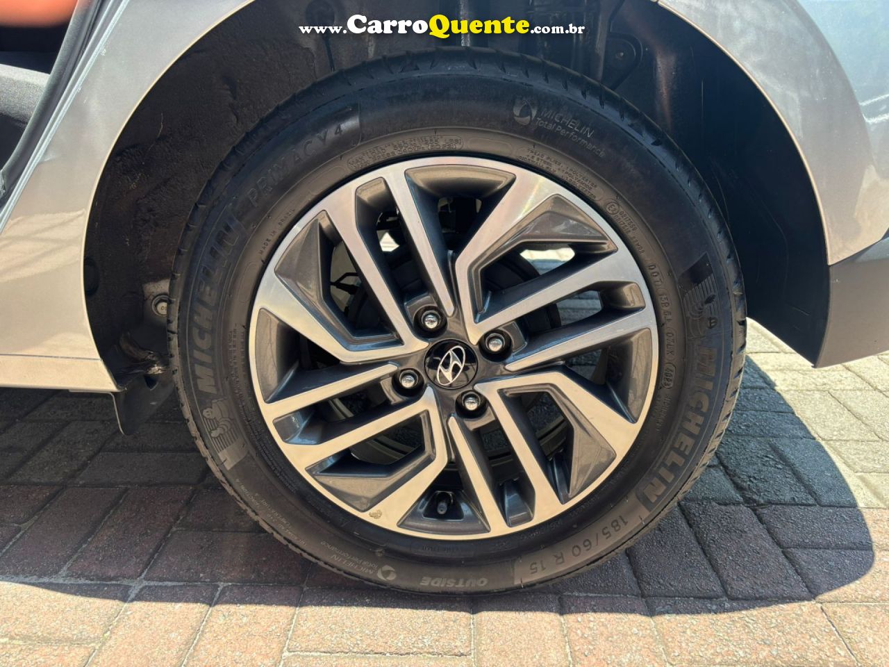 HYUNDAI   HB20 LIMITED 1.0 FLEX 12V MEC.   PRATA 2024 1.0 FLEX - Loja