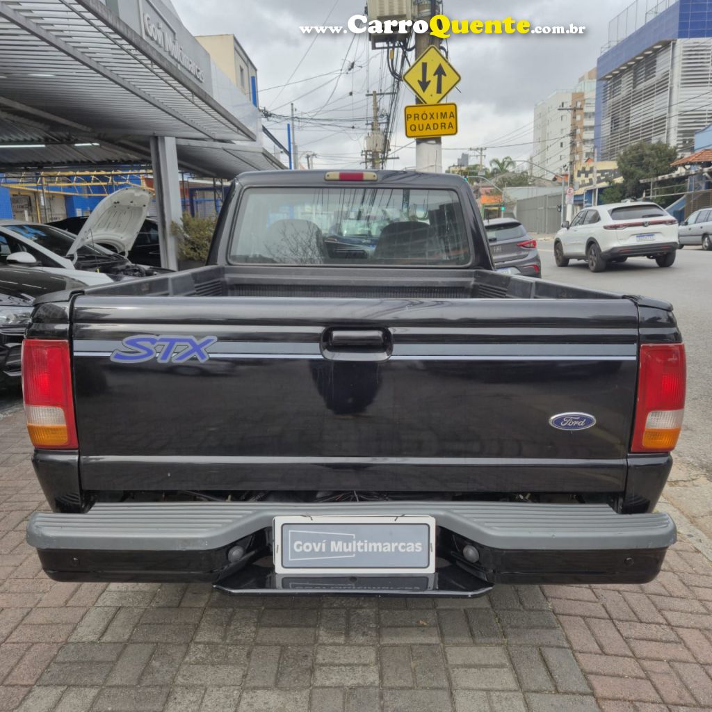 FORD   RANGER STX 4.0 CS CE   PRETO 1997 4.0 GASOLINA - Loja