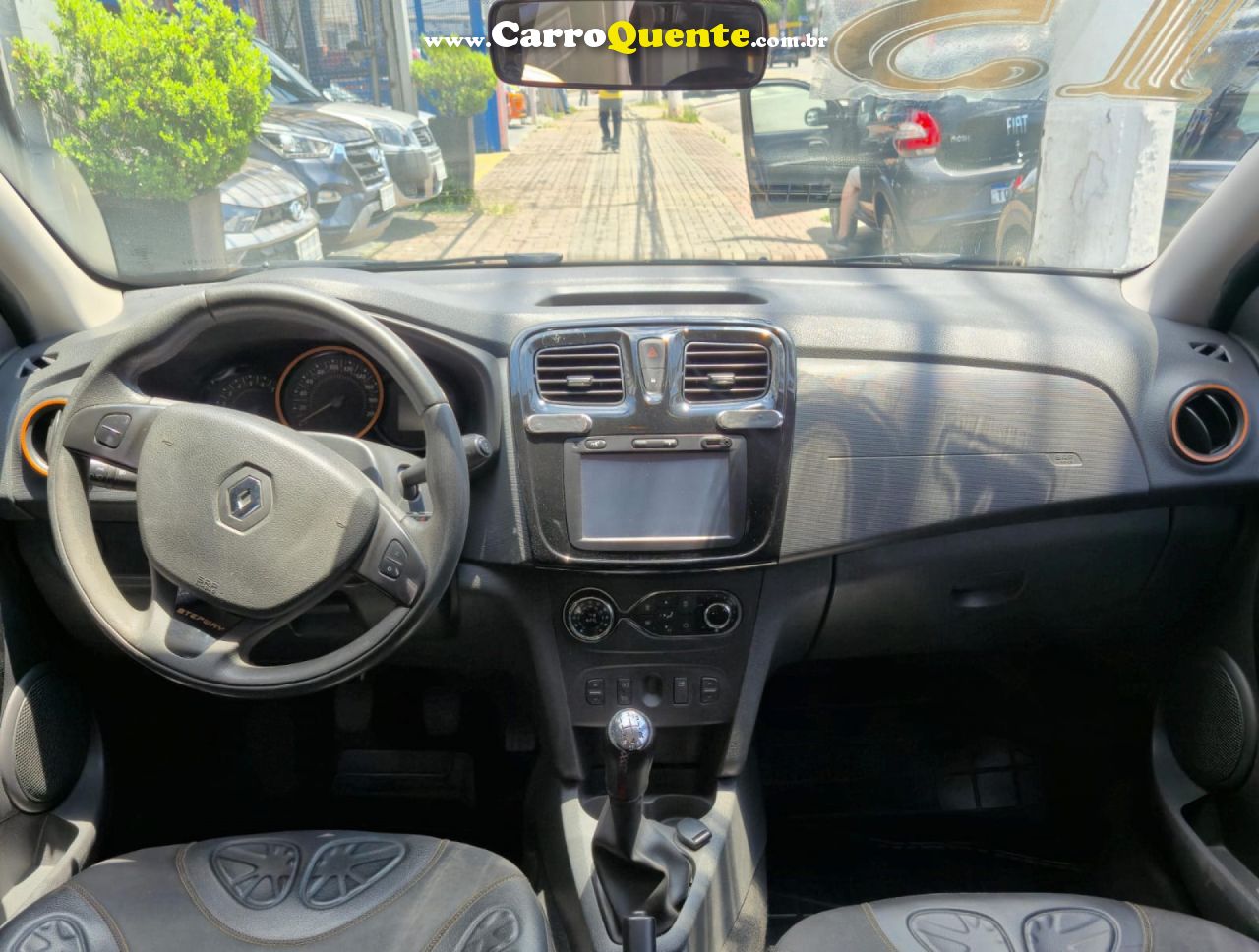 RENAULT   SANDERO STEPWAY HI-POWER 1.6 8V 5P   PRETO 2015 1.6 FLEX - Loja