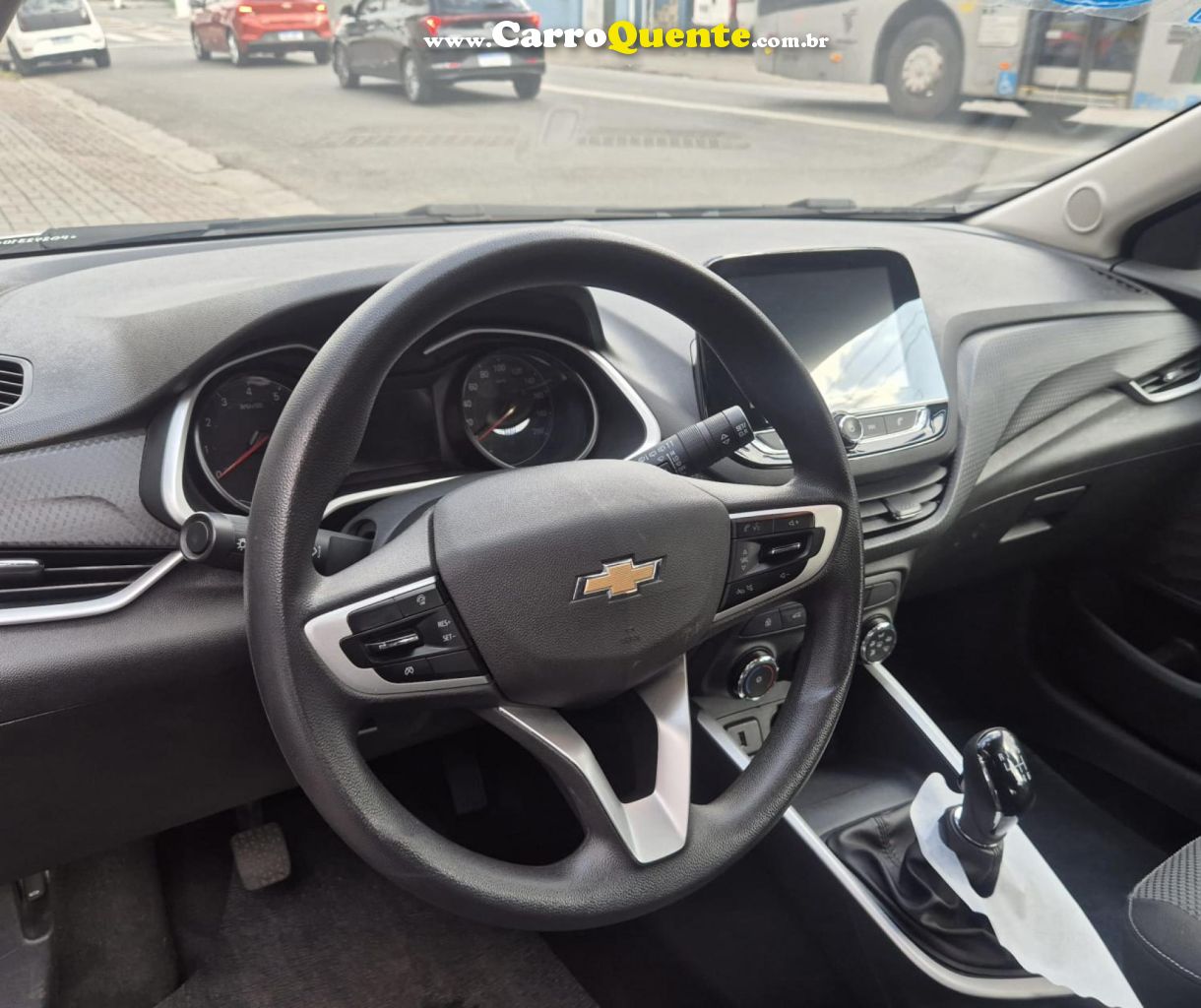 CHEVROLET   ONIX HATCH LT 1.0 12V FLEX 5P MEC.   PRATA 2023 1.0 FLEX - Loja