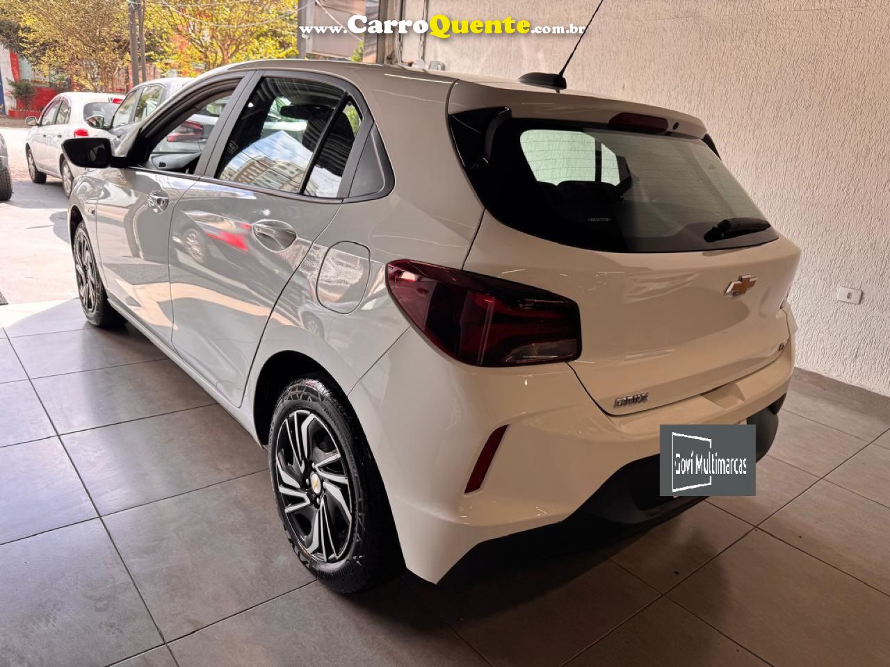 CHEVROLET   ONIX HATCH LT 1.0 8V FLEXPOWER 5P MEC.   BRANCO 2025 1.0 FLEX - Loja