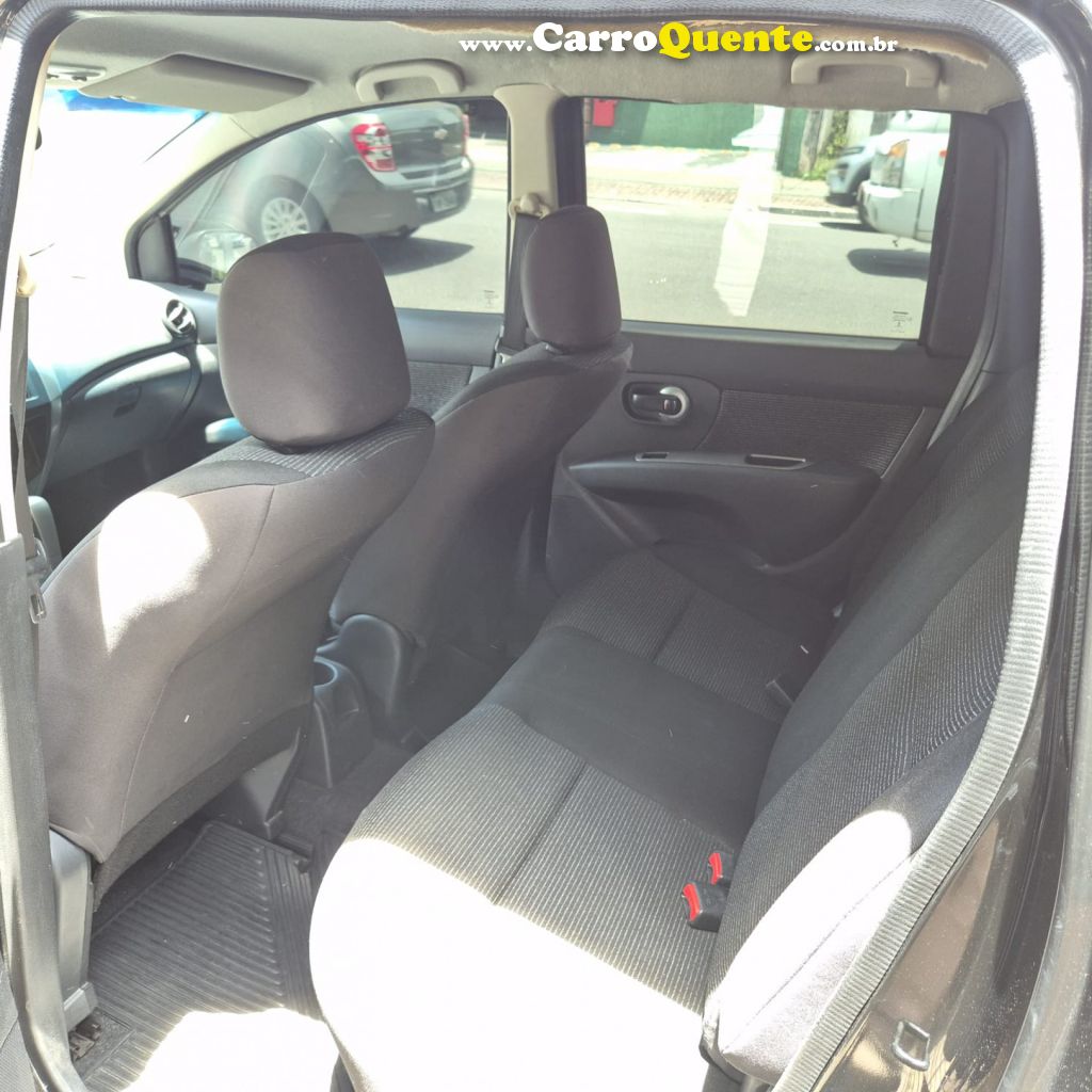 NISSAN   LIVINA S 1.8 16V FLEX FUEL AUT.   PRETO 2014 1.8 FLEX - Loja